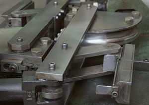 厨房機器メーカーのベーカリーモルダー
